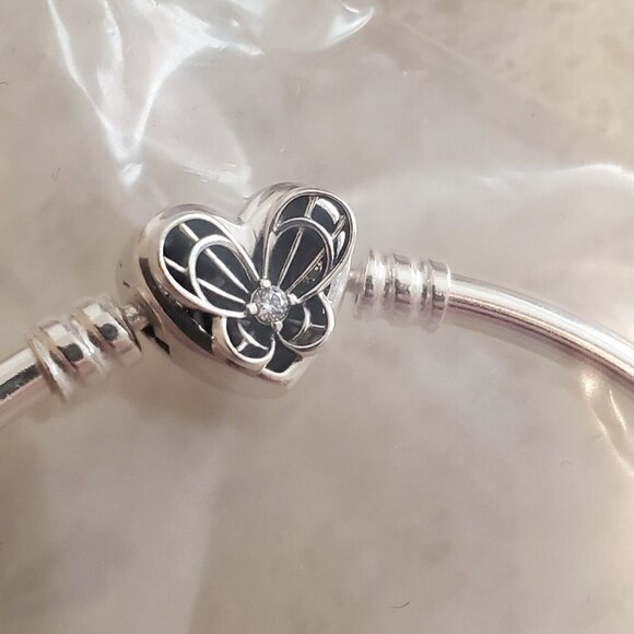 Pandora bracelet  Butterfly Bangle Heart Rhinestone Size small 17 cm Silver Tone - Picture 5 of 9